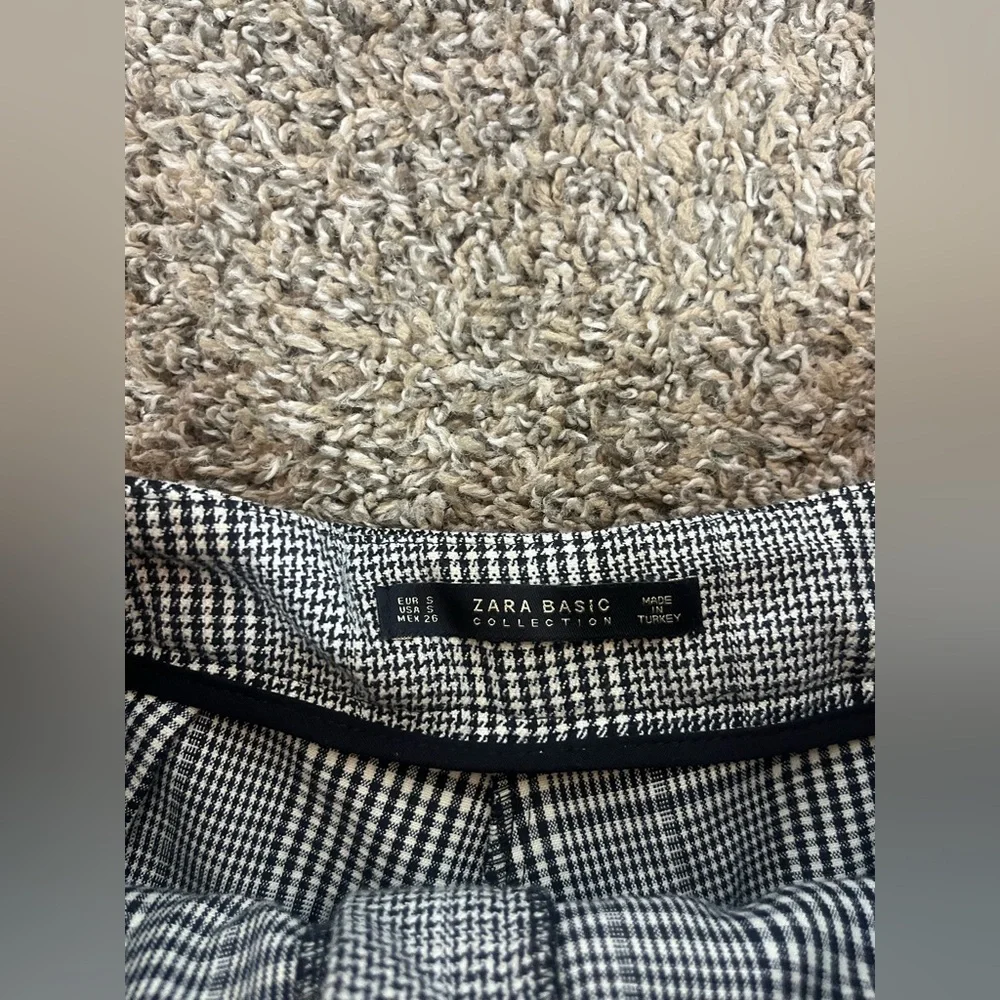 Zara Basic Collection‎ Womens Ruffle Shorts Black/White Print Small Academia